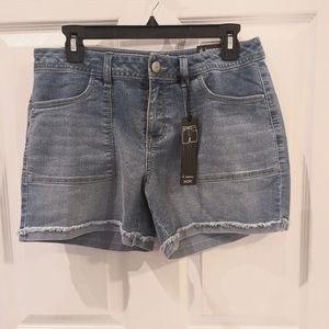 NWT D. Jeans modern fit short